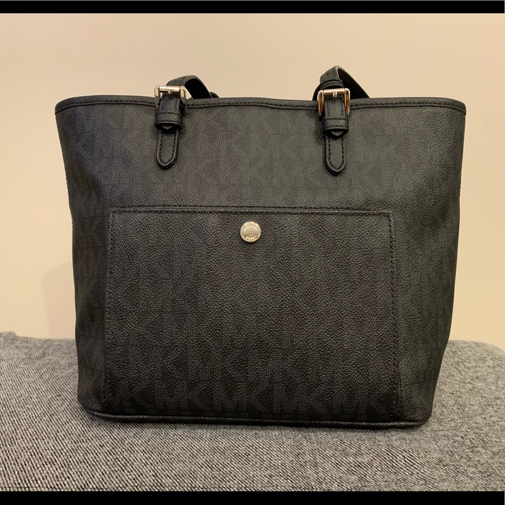 Black Micheal Kors Monogram tote